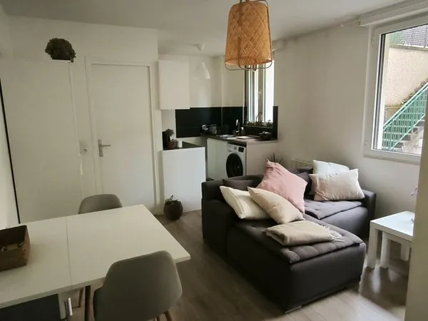 Appartement meublé - 2 pièces - 28,11 m² - Rdc