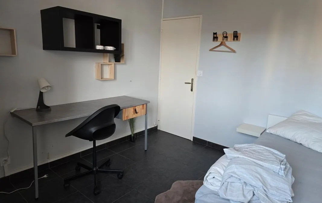 Photo 1