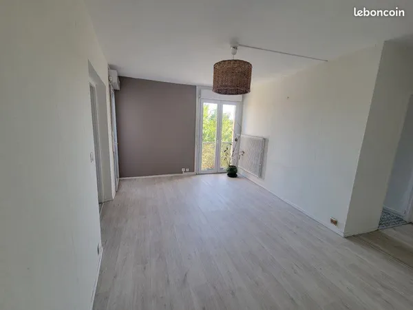 Appartement meublé T3 avec place de parking