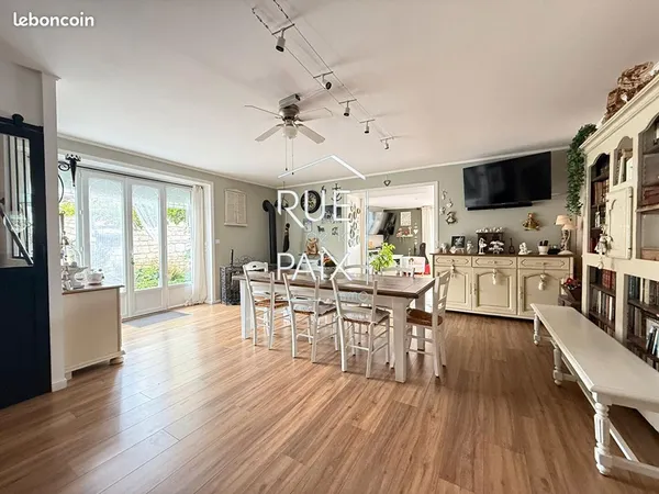 Maison 7 pièces 212 m²