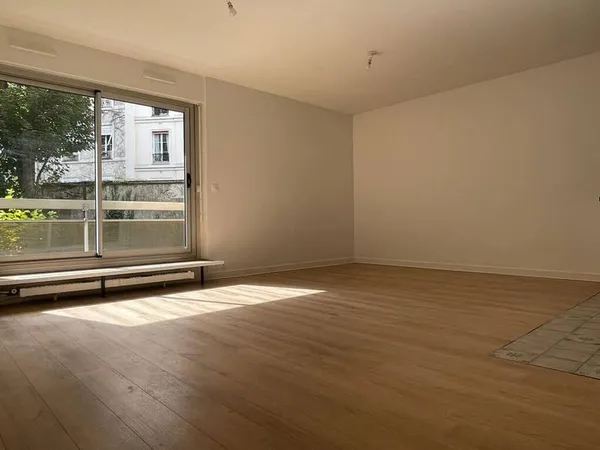 Appartement 1 pièce 65 m²
