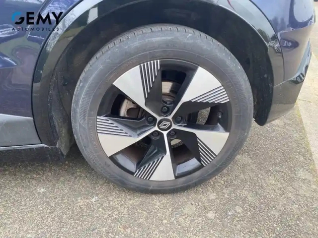 Renault Megane e-tech ev60 220 ch super charge — photo 11