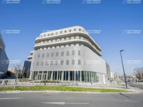 Bureau 1895 m²