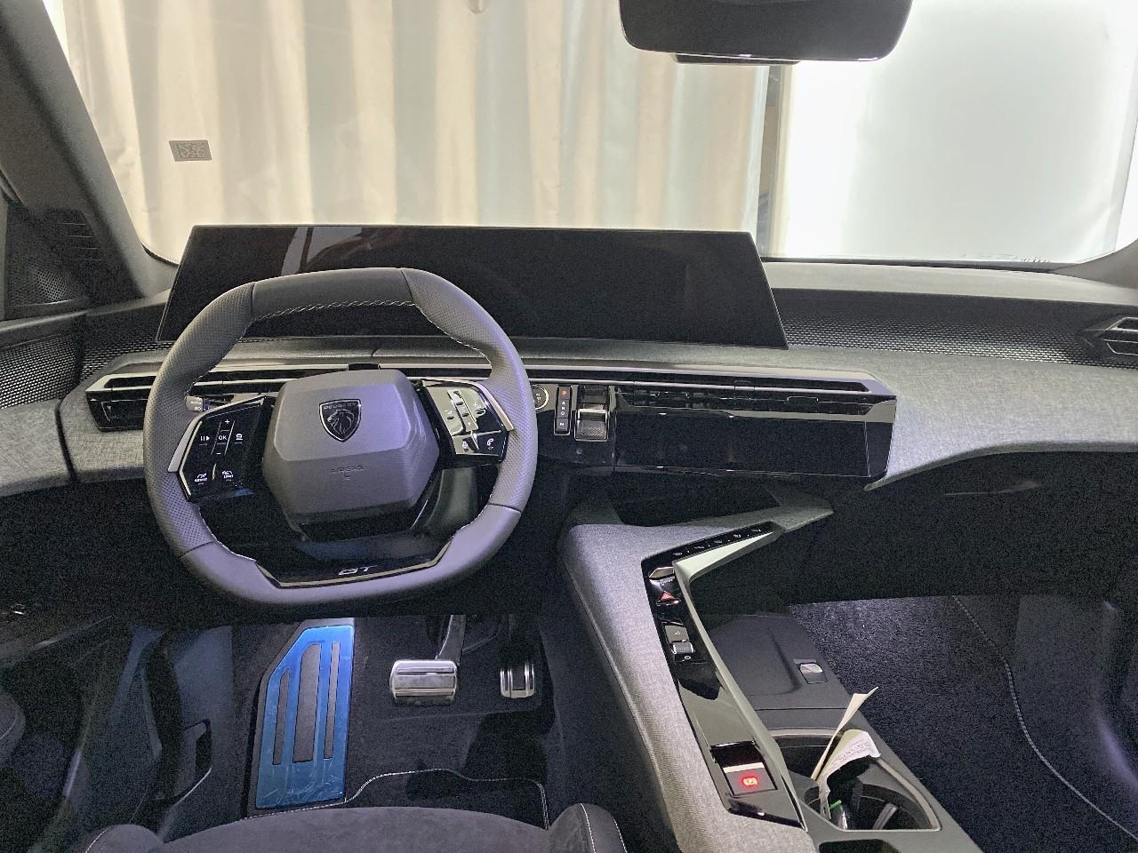 Peugeot 3008 hybrid 145 e-dcs6 gt — photo 8