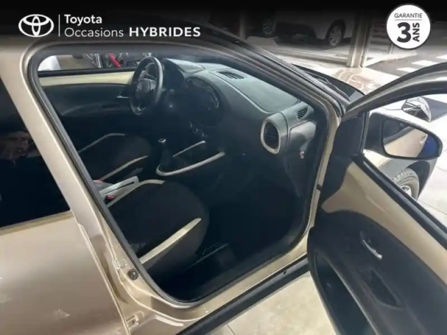 Toyota Aygo x 1.0 vvt-i 72ch design my24 — photo 28