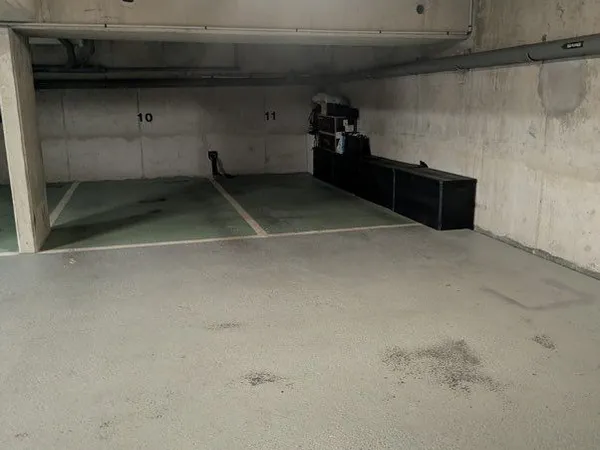 Garage fermé à louer - Paris 12e - gare de Lyon