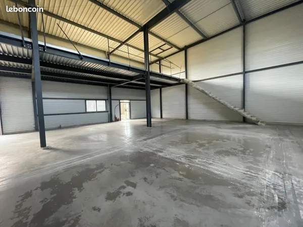 Local d'activité 390 m²