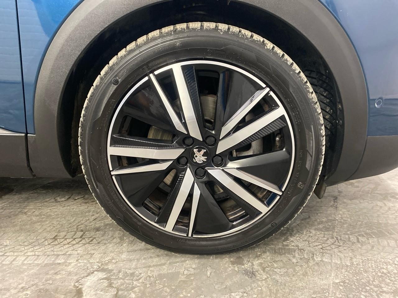 Peugeot 3008 hybrid4 300 e-eat8 gt pack — photo 16