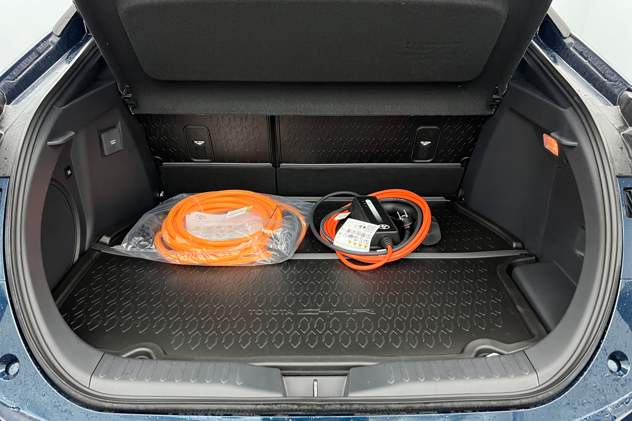TOYOTA C-HR Hybride Rechargeable 225 — photo 19