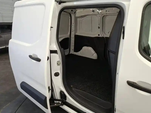 Peugeot Partner fourgon standard 1000 kg bluehdi 100 s&amp;s bvm5 — photo 12