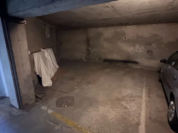 Place de parking souterraine proche de la gare