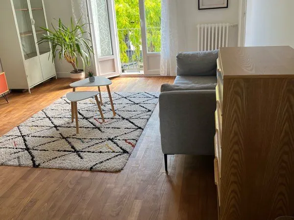 Appartement T3 meublé 72m2 + garage fermé