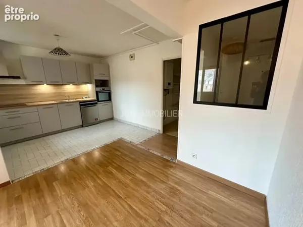 dieppe centre ville - Appartement F4 81,01 m² avec ascenseur et balcon