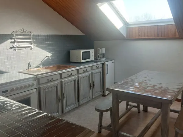Appartement à Louer dans maison de village