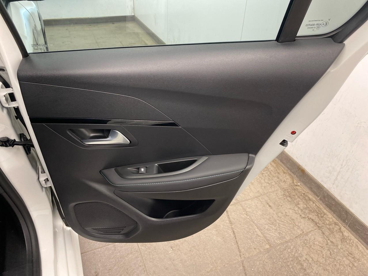 Peugeot 208 electrique 50 kwh 136ch allure — photo 25