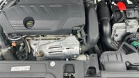 Peugeot 3008 GT HYBRID 225 e-EAT8 — photo 20