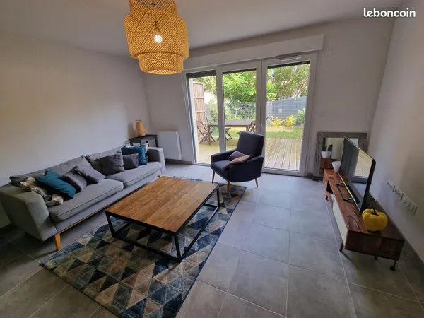 Maison récente meublée de 87 m² - 3 chambres - location à l'année