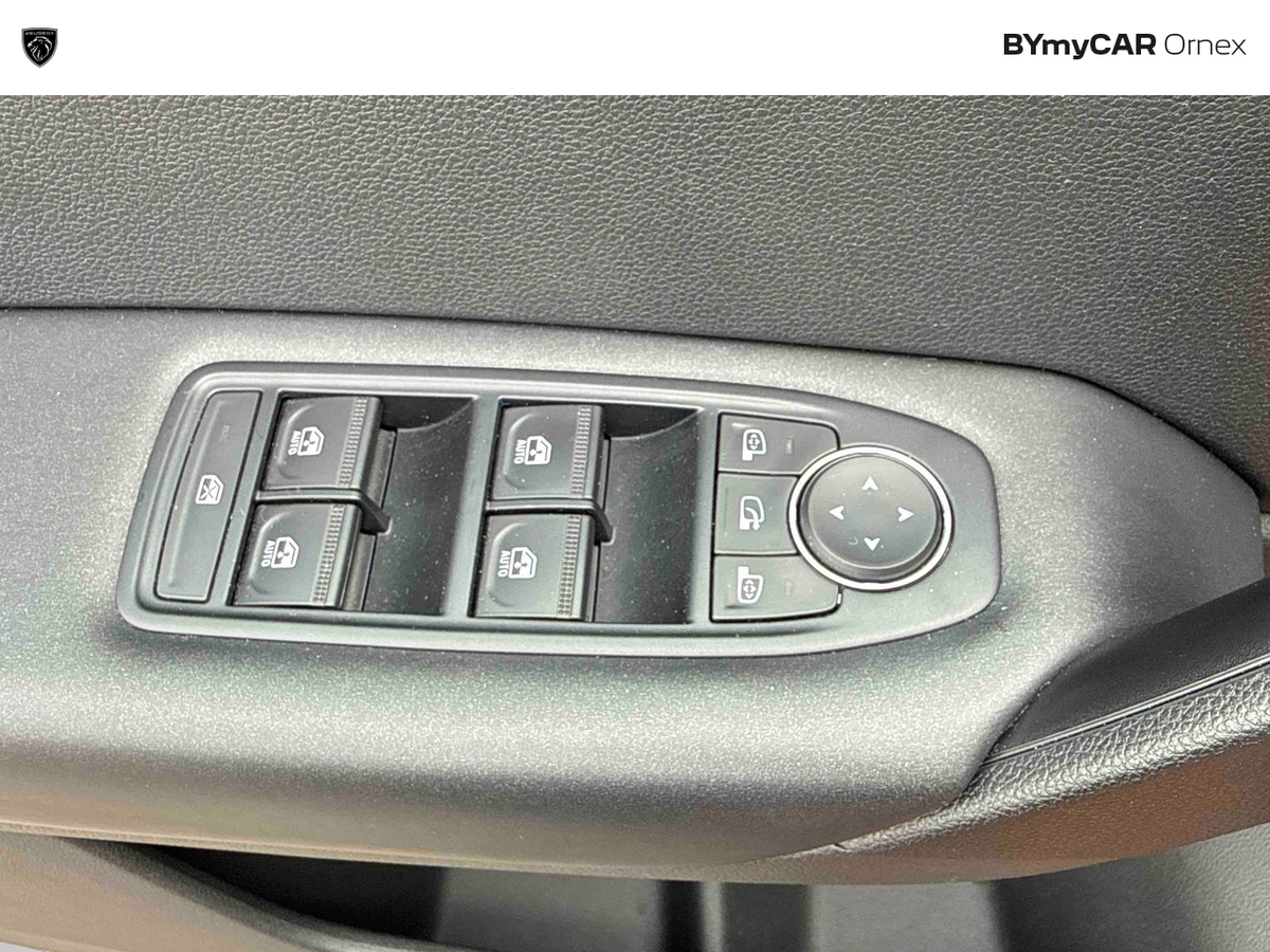 Renault Captur TCe 140 EDC - 21 — photo 20