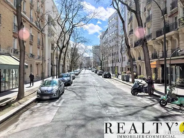 Local commercial 64 m²