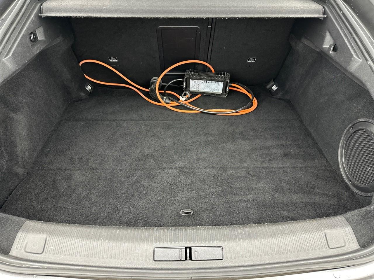 Peugeot 508 hybrid 225 e-eat8 gt pack — photo 6