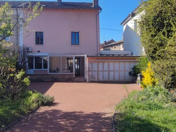 MAISON DE VILLAGE ET LOCAL PROFESSIONNEL CENTRE VONNAS