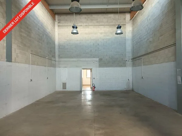 Local d'activité 150 m²