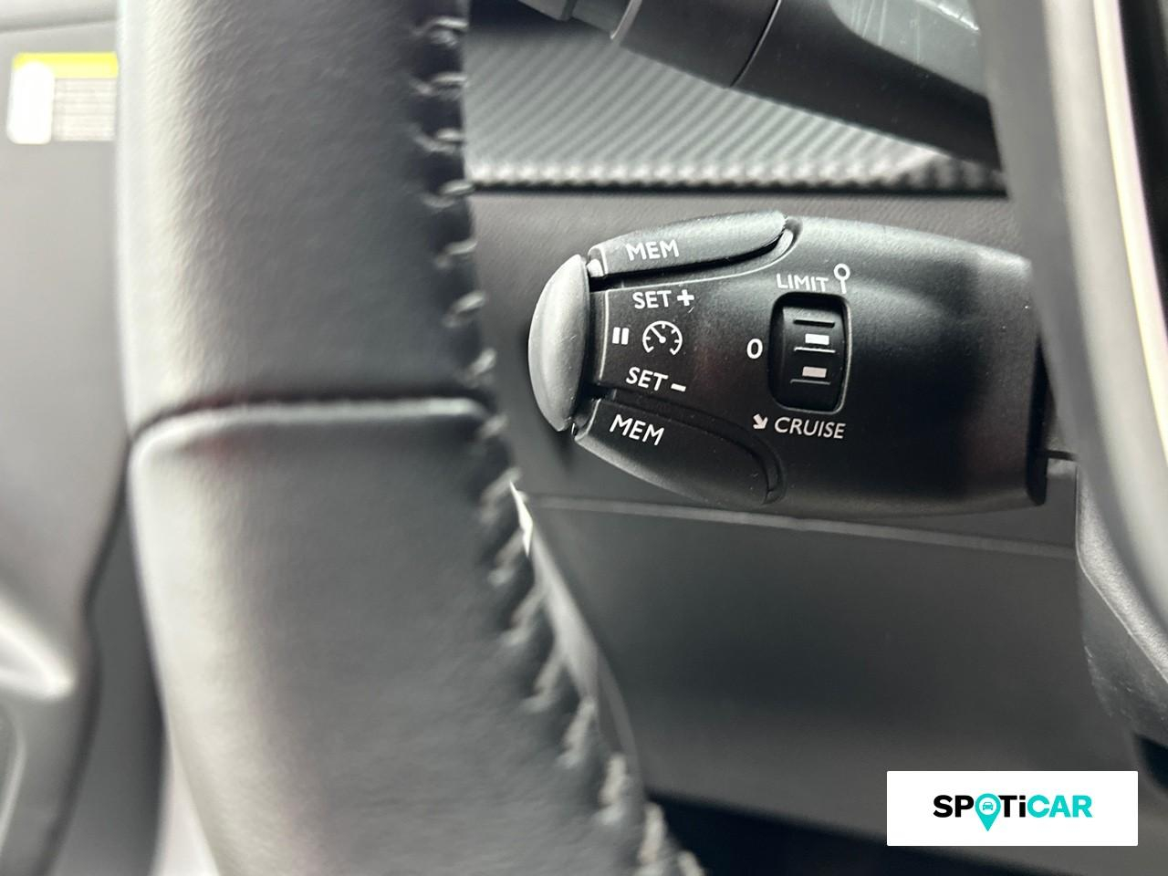 Peugeot 208 1.2 puretech 100ch s&s allure — photo 17