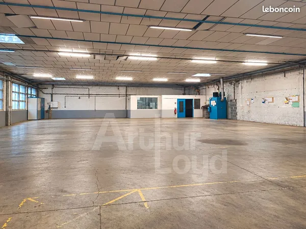 Local 900 m² LIMOGES
