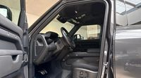 Land-Rover Defender 110 2.0 P300e PHEV X-Dynamic SE — photo 12