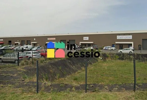 Local d'activité 358 m²