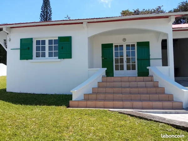 Loue villa f/3 a saint benoit