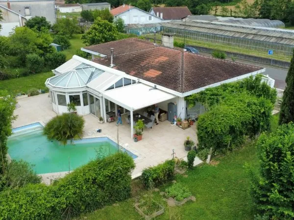 VILLA 240 m² POUILLON CENTRE