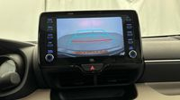 Toyota Yaris 116h Iconic 5p — photo 28