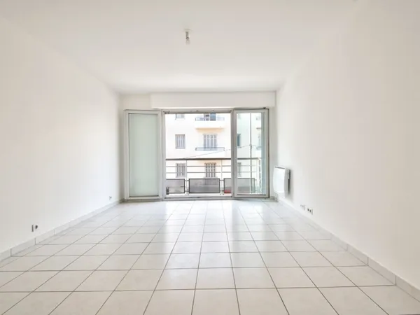 ANTIBES - APPARTEMENT 3 PIECES DE 68M2 A VENDRE - AVEC TERRASSES - PROCHE TOUTES COMMODITÉS - POSSIB
