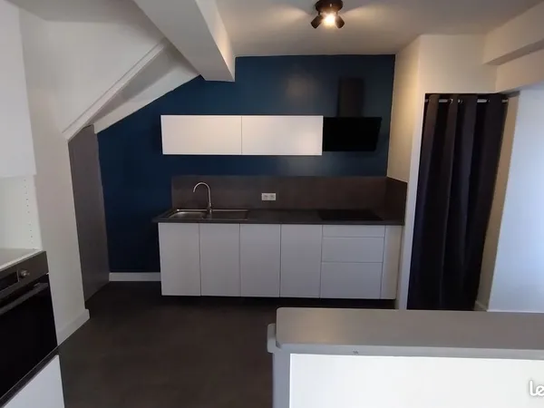 Duplex de type T3 avec petit extérieur et cave