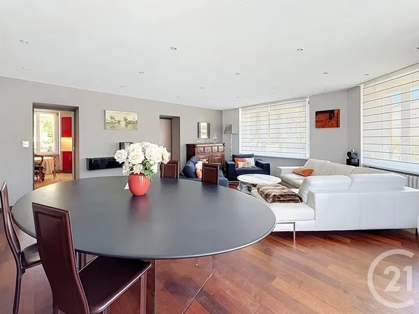 Maison 7 pièces 270 m²