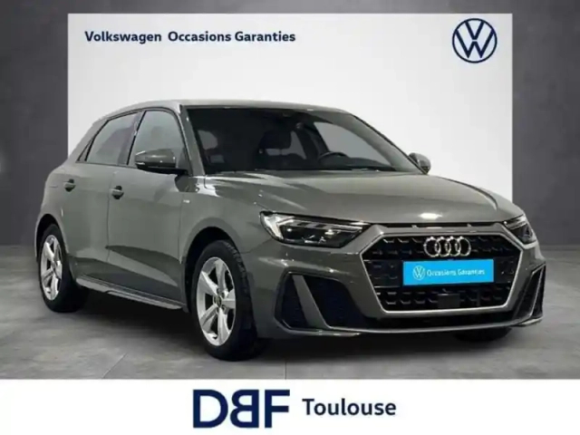 Audi A1 30 tfsi 110 ch s tronic 7 s line — photo 6