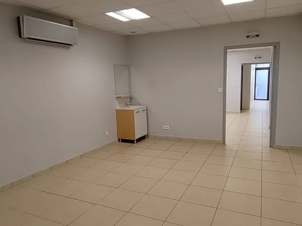 Local 75 m²