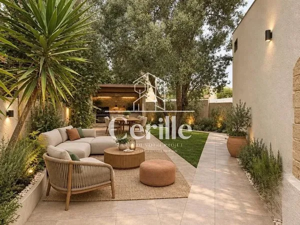 MARTIGUES - FERRIÈRES | Villa de 280 m² avec piscine, à 300 m du centre-ville