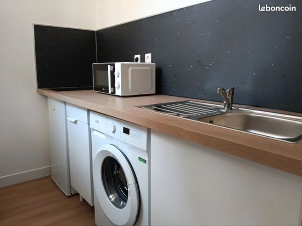 Studio neuf avec jardin privé et climatiseur