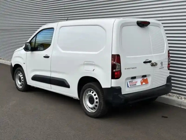 Peugeot Partner 1.5l 100ch asphalt standard 10 — photo 4