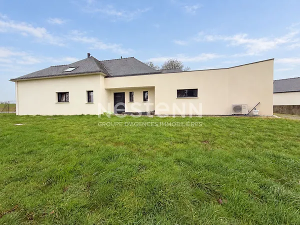 BIGNAN - Propriété à vendre 5 chambres de plain pied, double garage et son jardin de 1090 m²