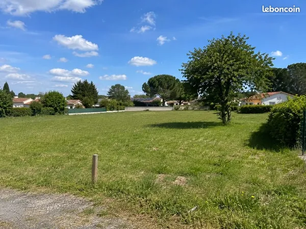 Terrain 340 m² Grezac