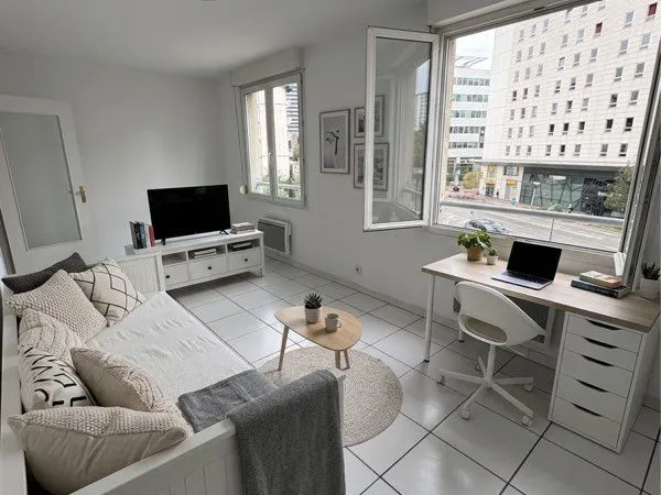 Studio Meublé 24 m2 + garage en sous sol LYON 3(Gare Part Dieu)