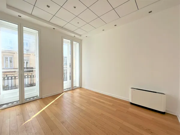 Local professionnel 265 m²