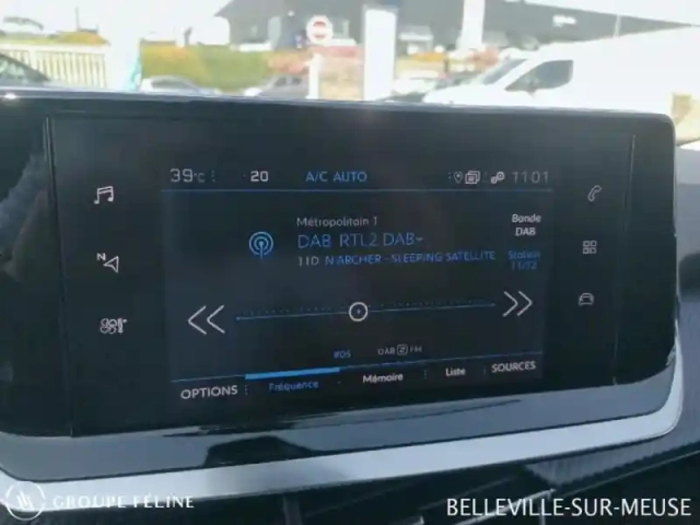 Peugeot 2008 1.2 puretech 130ch s&amp;s allure eat8 — photo 12