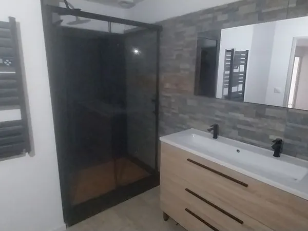 Vente appartement 6 pièces de 105m2 avec garage et balcon
