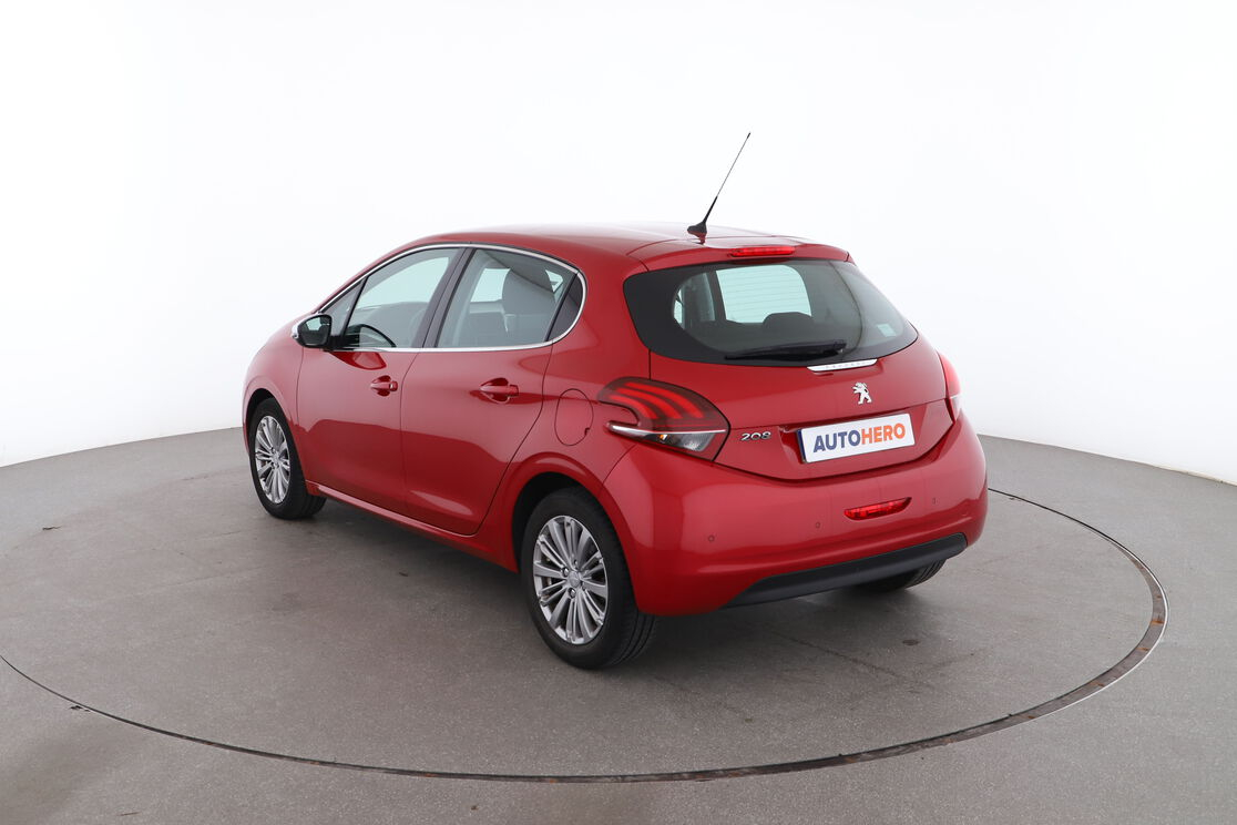 Peugeot 208 1.2 PureTech Allure — photo 3
