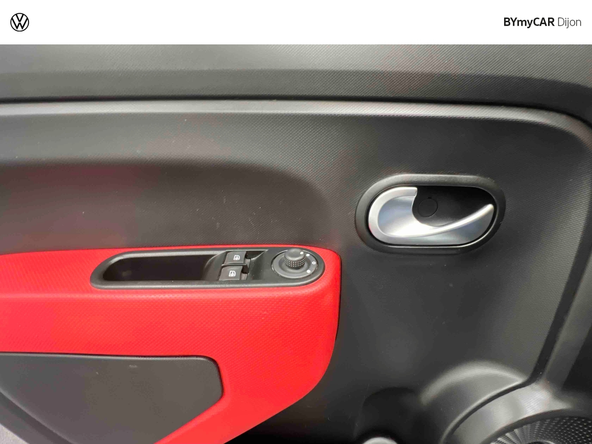 Renault Twingo III 0.9 TCe 90 Energy — photo 16
