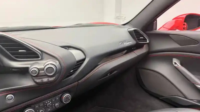 Ferrari 488 4.0 v8 670ch spider — photo 51